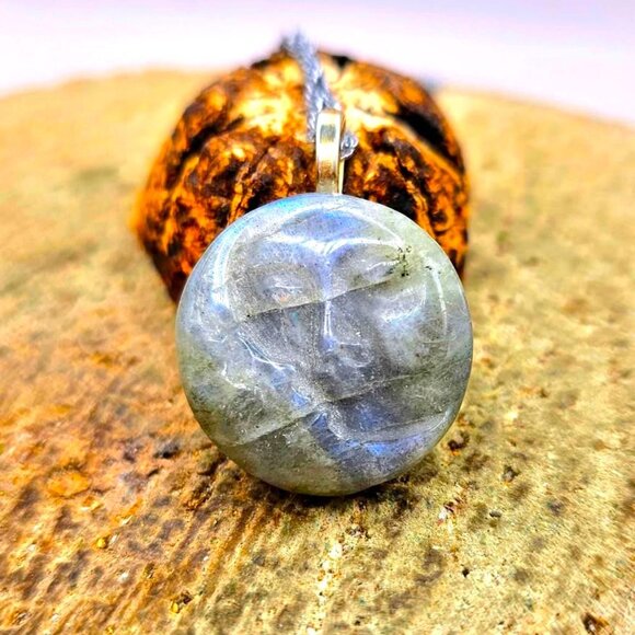 Nature Labradorite  Flashy Kiss Of Sun & Moon Pendant Necklace - Picture 1 of 10